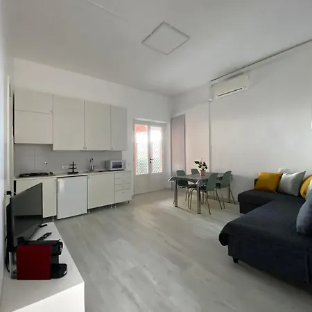 Hotel apartamentowy Intur